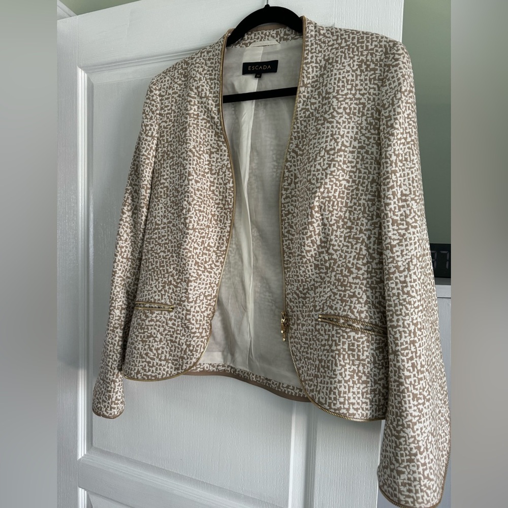 Escada Women's Beige and White Blazer